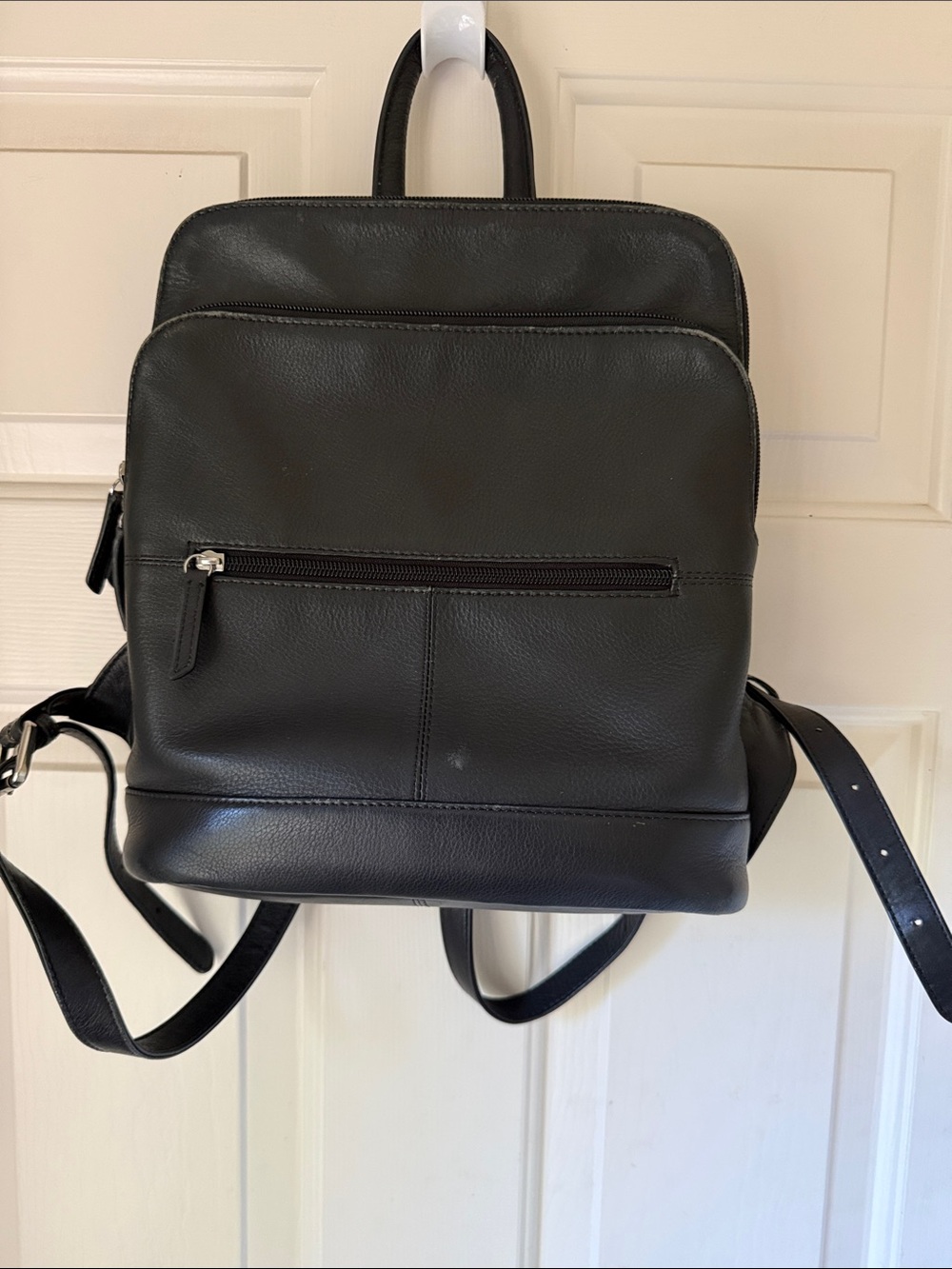 ILI BLACK LEATHER WOMEN’S BACKPACK